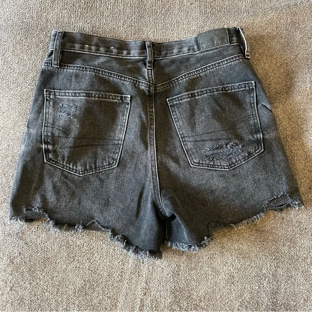 American Eagle 90s Distressed Boyfriend Denim Shorts 2 - Image 6