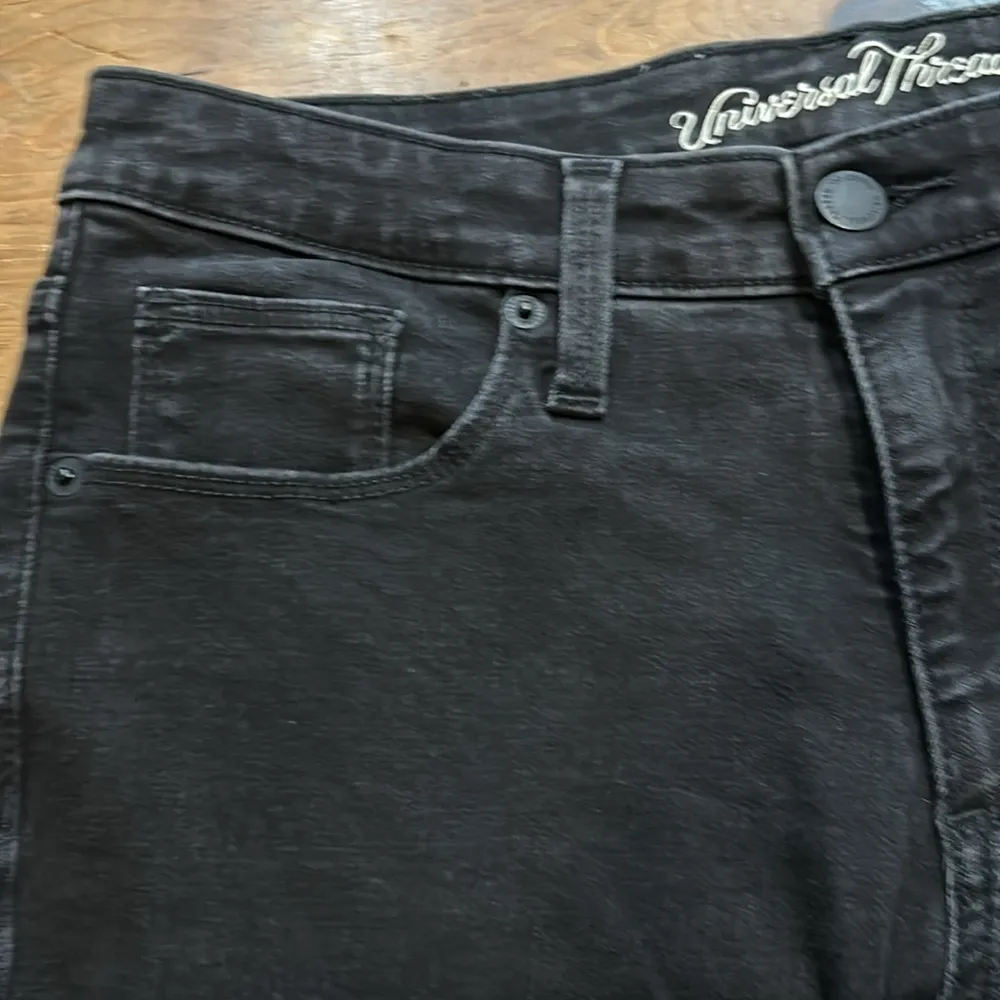 Women's Mid-Rise Skinny Jeans - Universal Thread Black Size 8 - Image 10