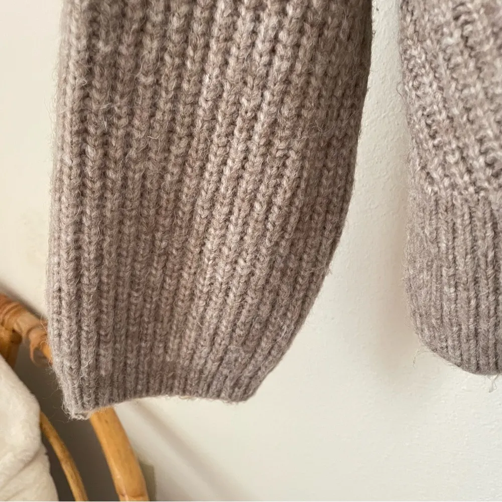 Abercrombie & Fitch  Quarter Zip Pullover Collar Sweater - Image 6