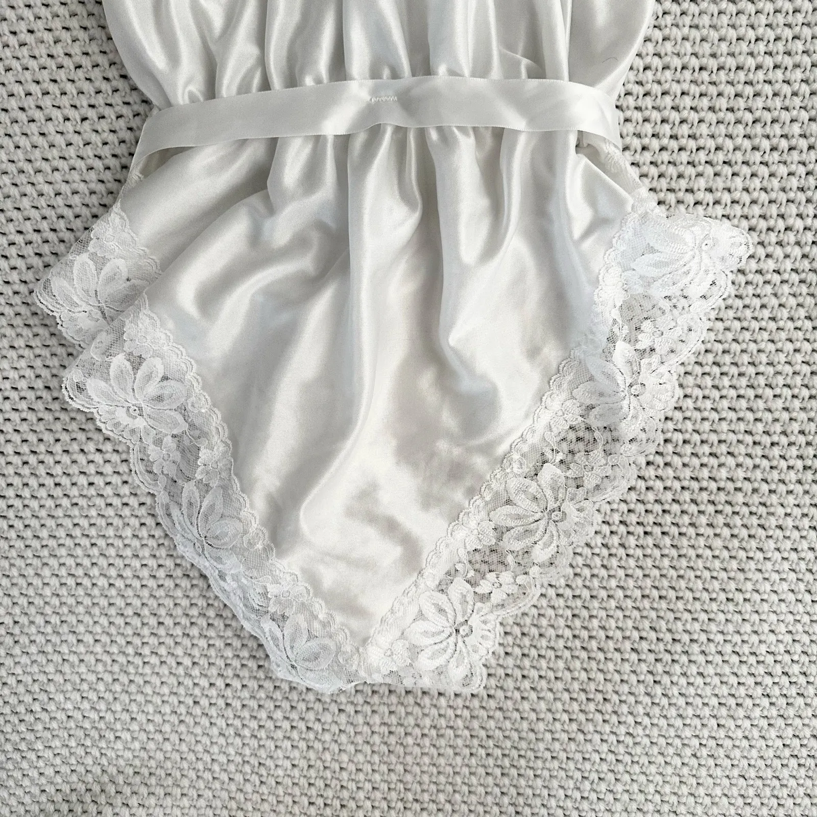 Dolores For Poirettes Union Vintage White Bride Lace Off Shoulder High Cut Teddy Size M - Image 3