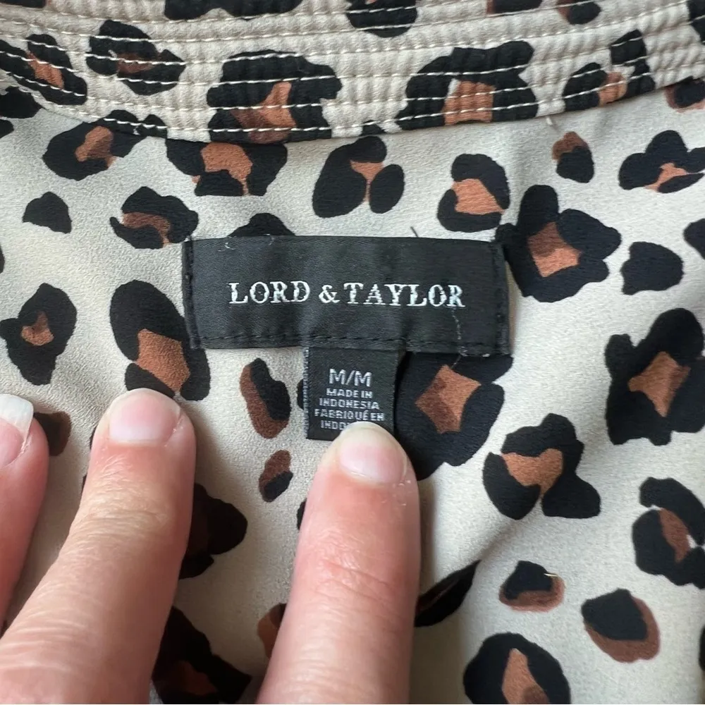 Lord & Taylor cheetah print popover long sleeve medium Tan - Image 10