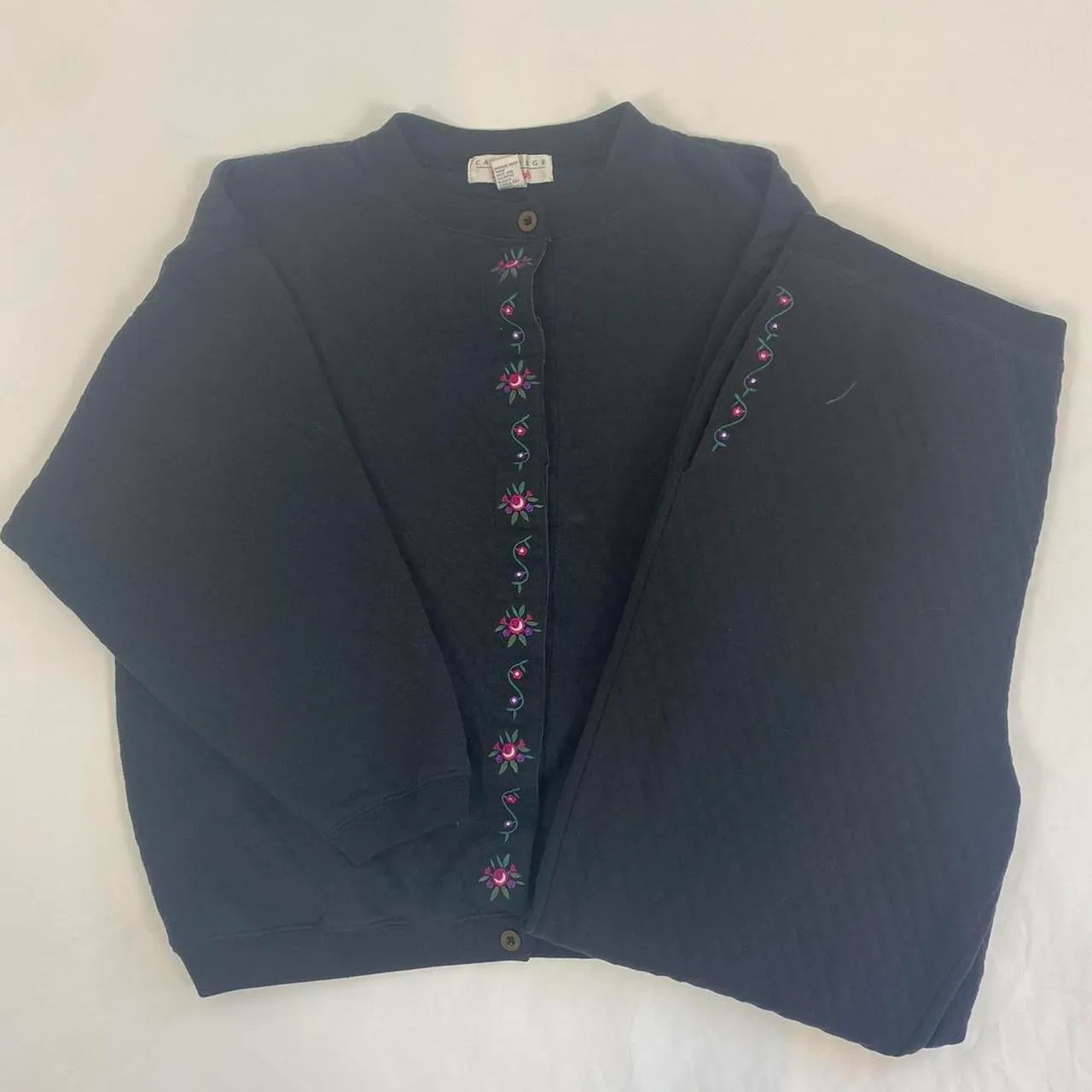 Vintage Cambridge Sportsclub Floral Embroidered Quilted Set - Image 4