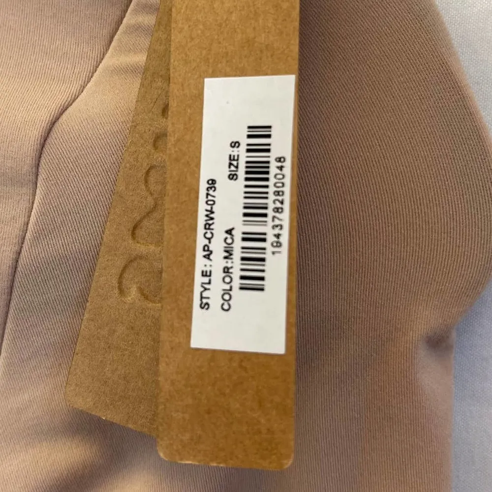 Essential Crew Neck Long Sleeve Bodysuit Size Small Mica Beige NEW - Image 3