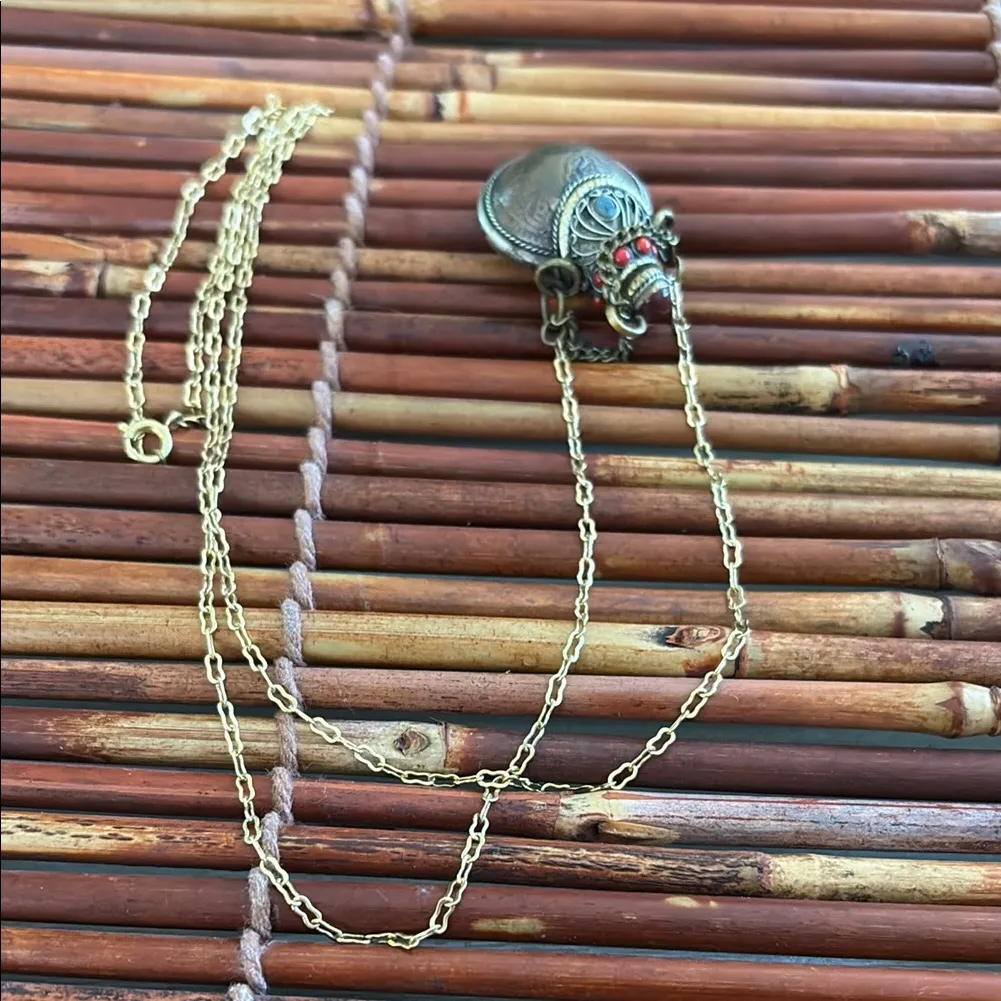 Gold and Red Snuff Box Necklace with Rustic Design - Image 7