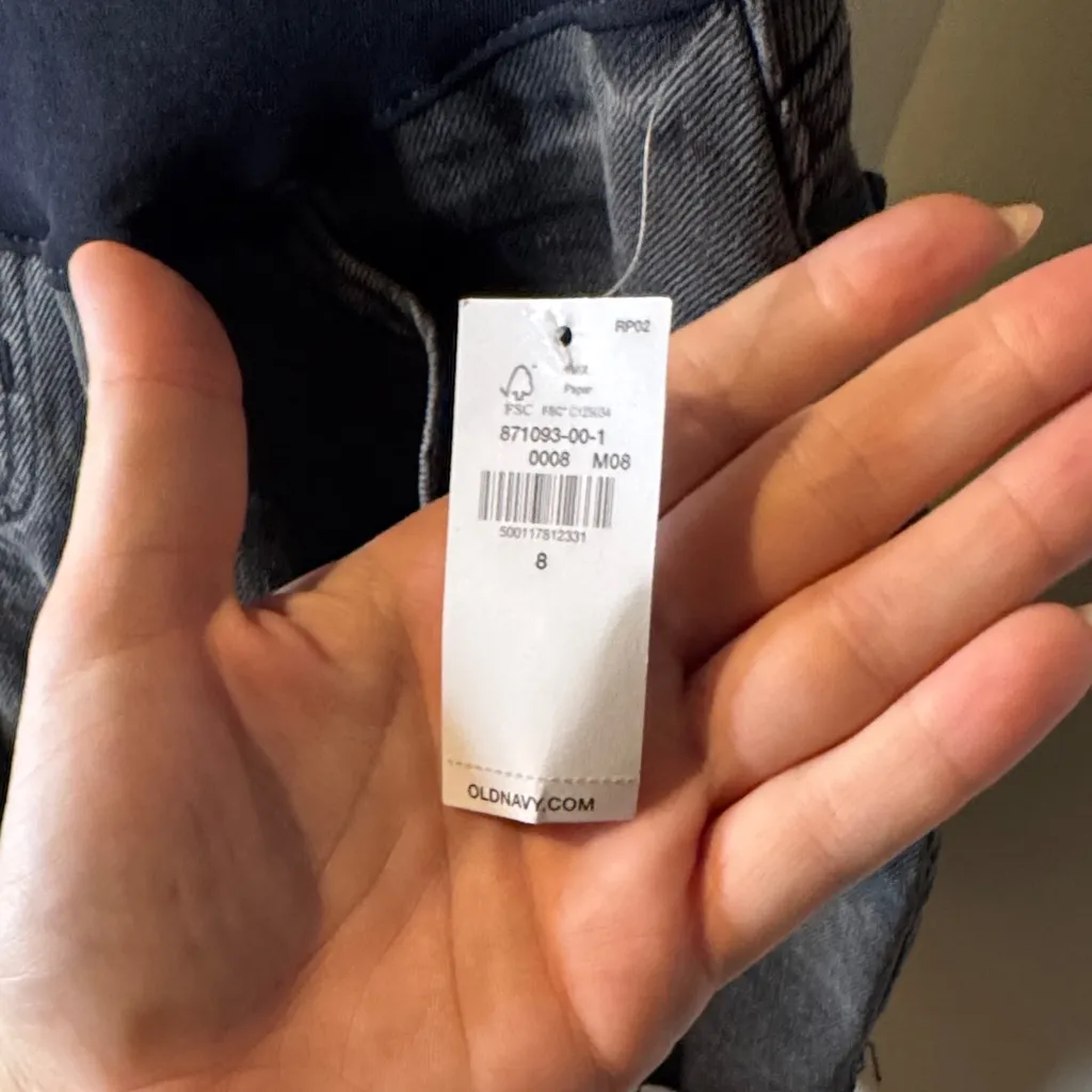 Old Navy NWT maternity Charcoal Denim Shorts - Image 3