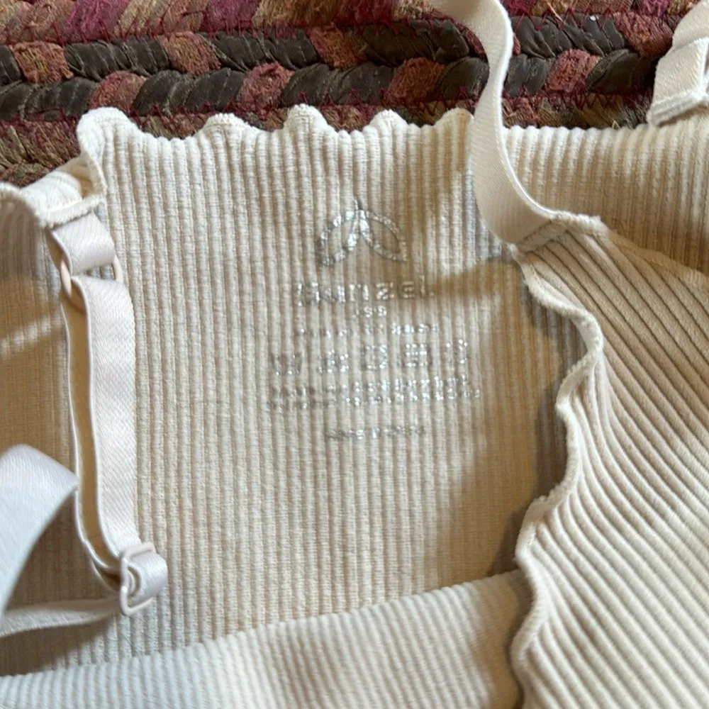 SUNZEL CREAM RIBBED SEAMLESS LETTUCE TRIM CROP TOP - Image 2