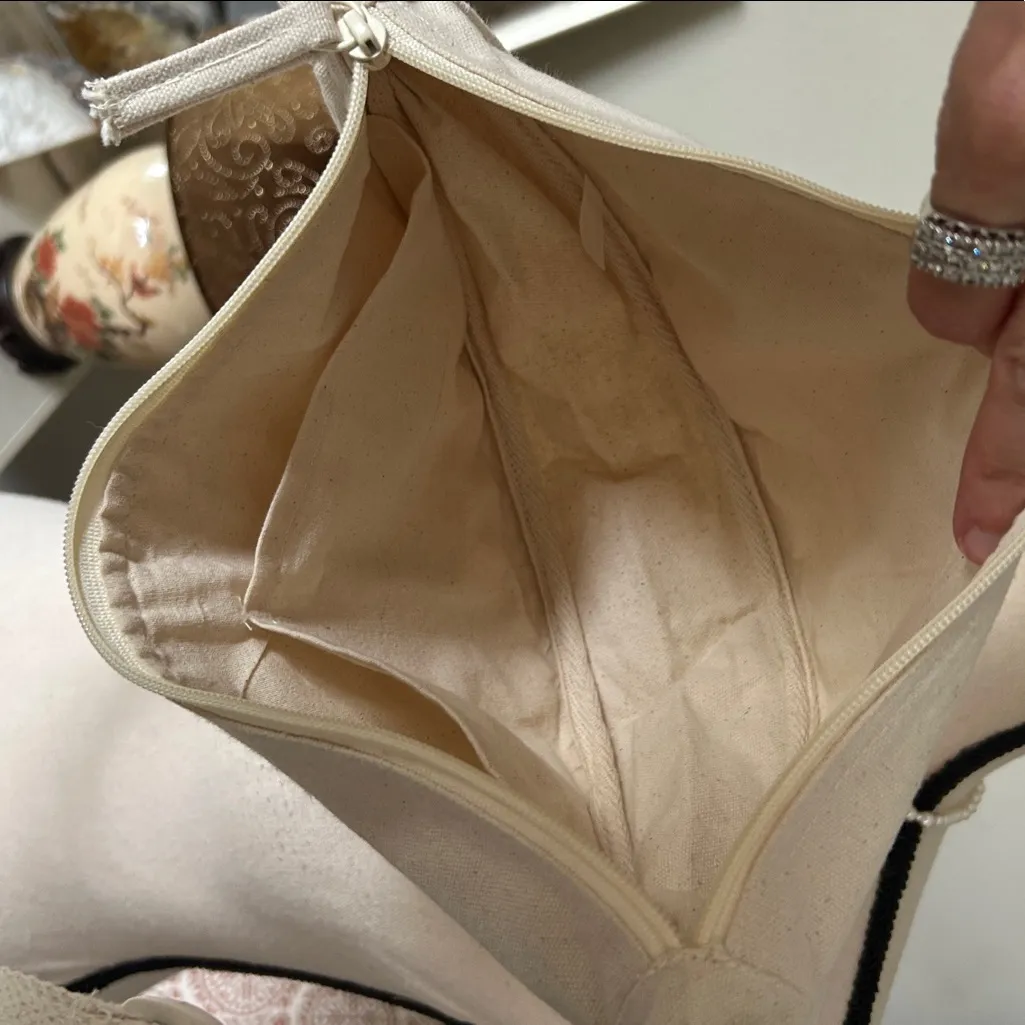 NWOT Aveda neutral cream, 100% cotton shoulder, cross body sling travel bag - Image 8