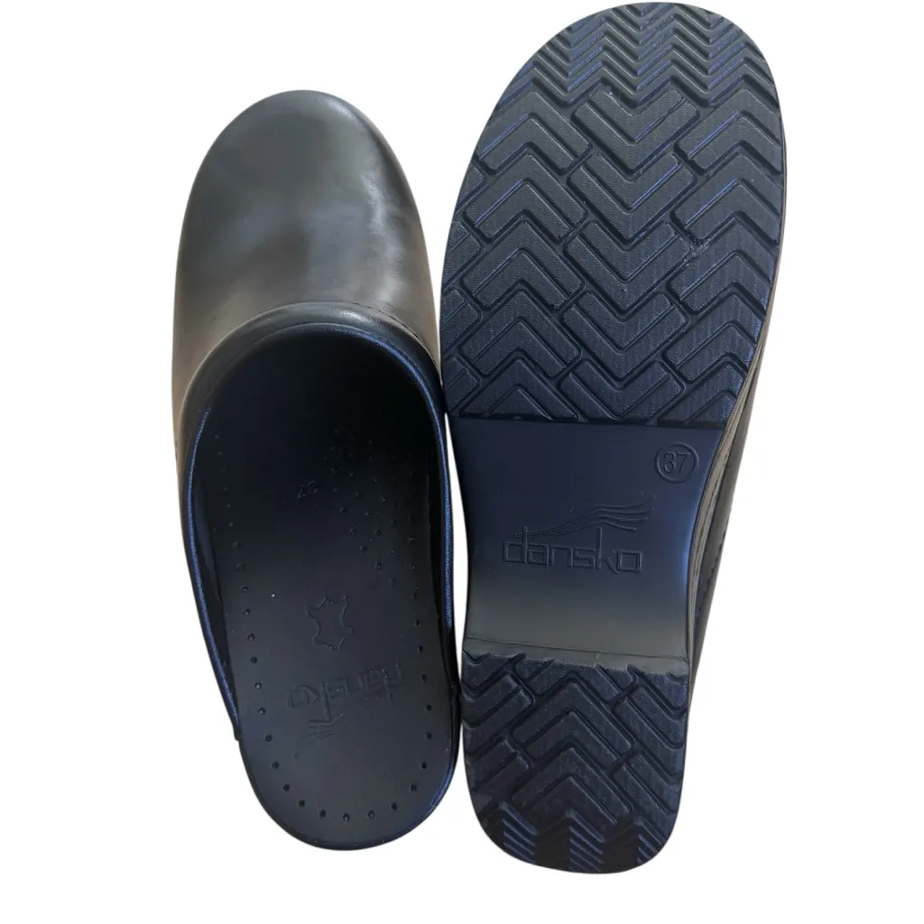 Dansko  black 2” mule platform clogs NEW - Image 2