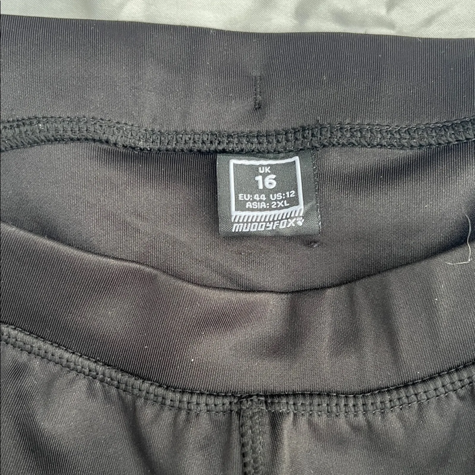 Muddy Fox Black Cycling Capris Size 12 - Image 2