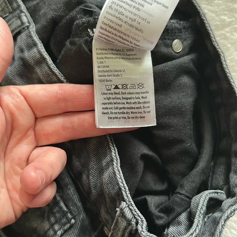 Cotton On Off Black Denim Mom Jeans Size 6 - Image 5