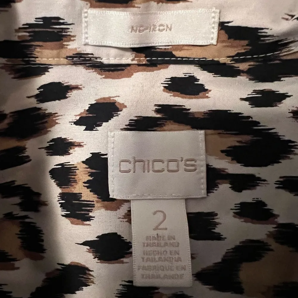 Chicos Animal Print Button Down Cotton Shirt Long Sleeve Top Career Size 2 - Image 2