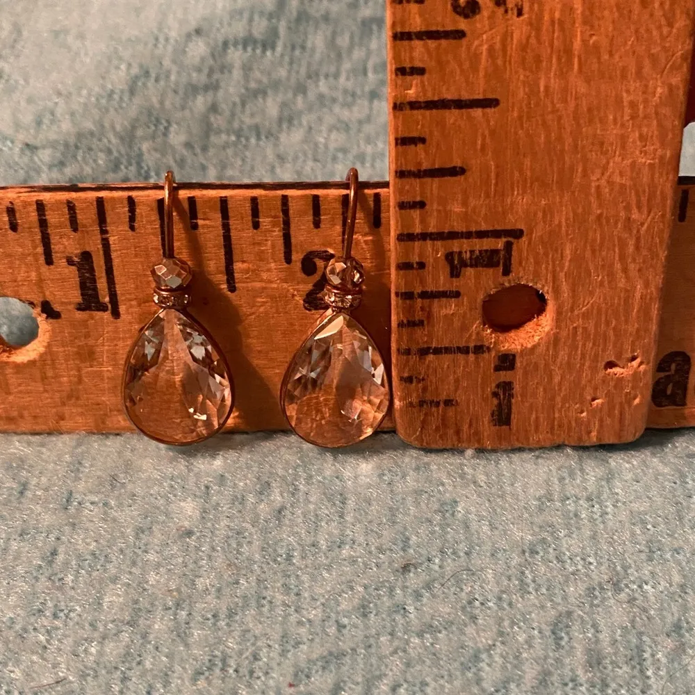CRYSTAL faceted clear teardrop rose gold dangle drop pierced wire earrings - Image 10