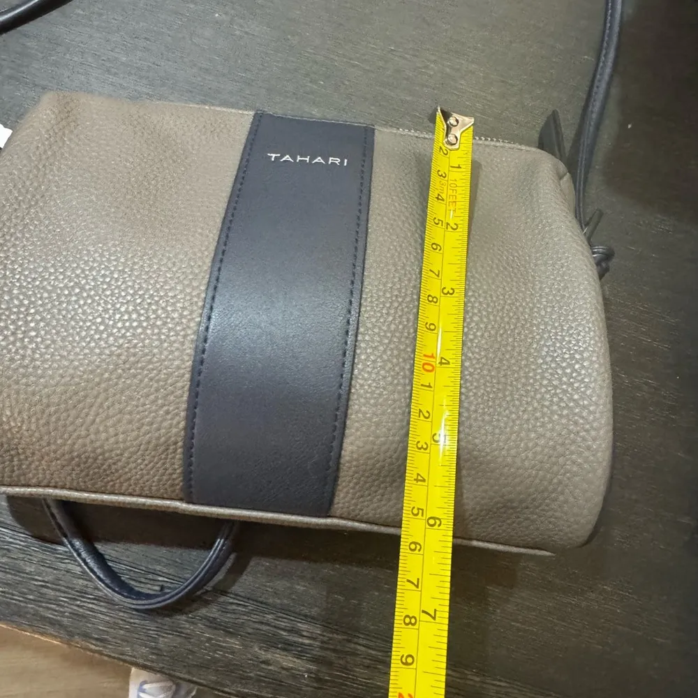 Tahari Gray and Blue Crossbody Bag. New! - Image 8