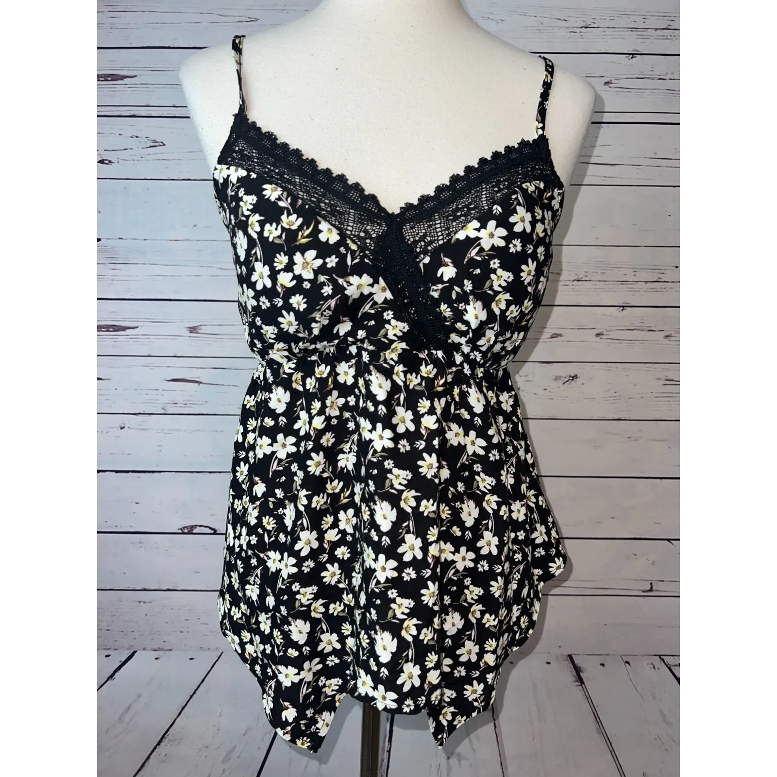 No Boundaries Tank‎ Top Floral  Small Y2K Lace Cami Sharkbite NWOT 90s Rayon - Image 7