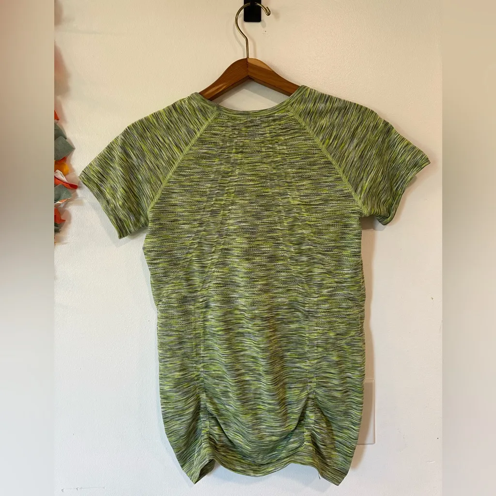 Athleta Fastest Track Seamless Shirt Women's Large Green Ruched Athletic Gym EUC - Image 4