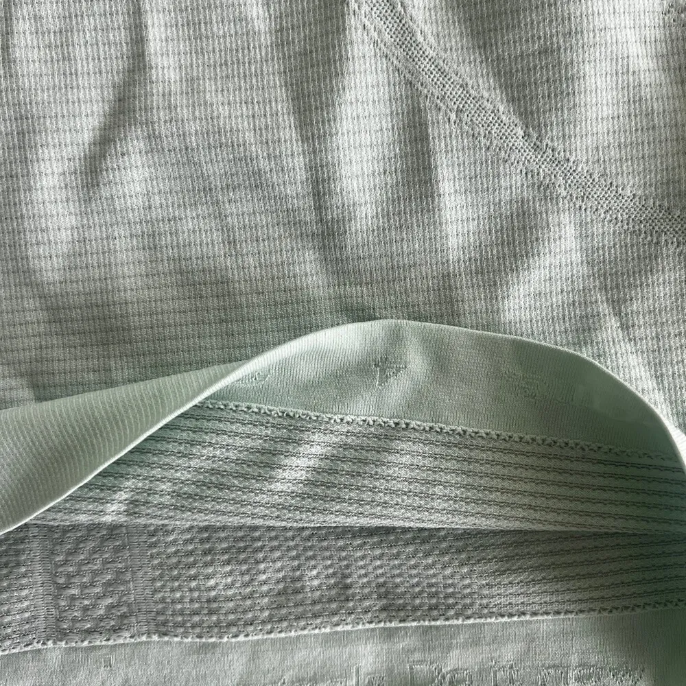 Lululemon Swiftly Tech Racerback
Size 4 - Image 4