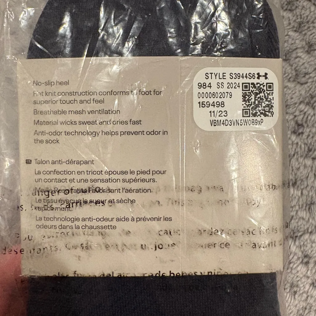 Under Armour NWT  Essential Ultra Low Socks | Size: Medium - Image 3