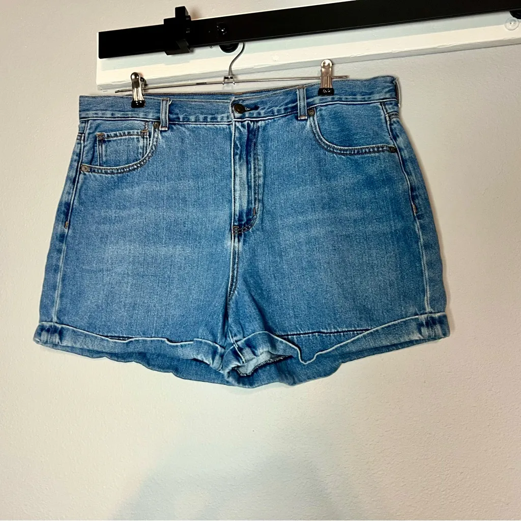 American Eagle Mom Short High Rise Size 16 Medium Blue Wash - Image 3