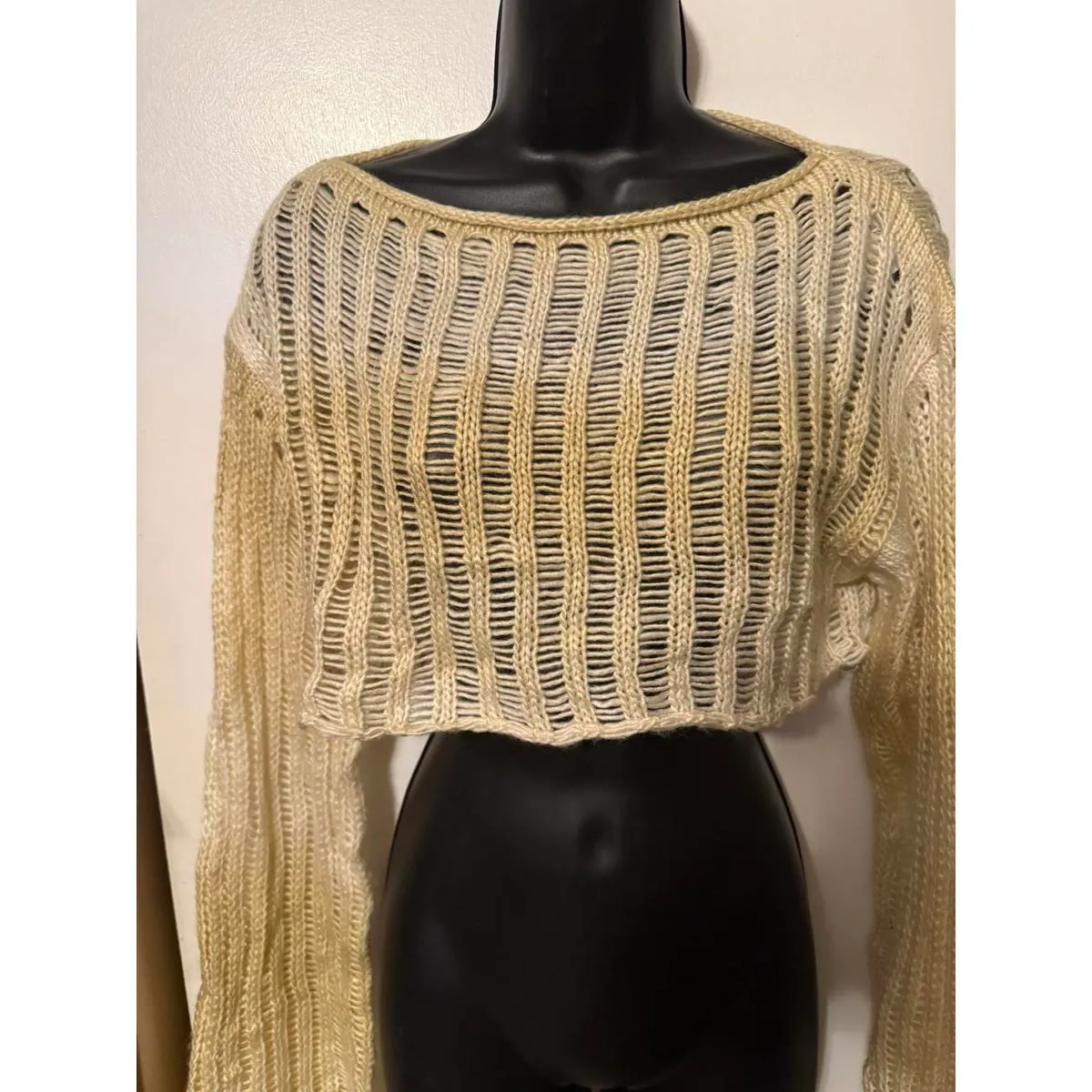 Urban Outfitters cropped ombre sweater M - Image 2