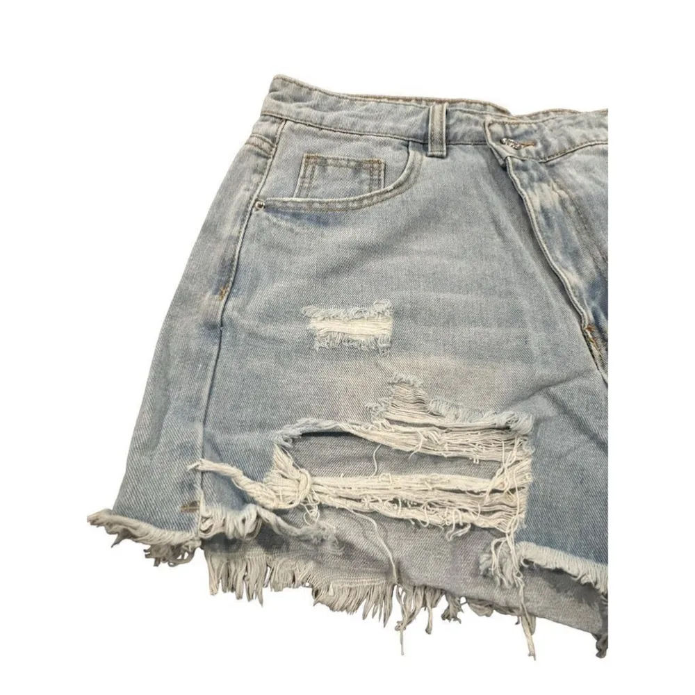 SHEIN x Anitta Women's High Rise Distressed Denim Shorts Light Wash Size Large - Image 4