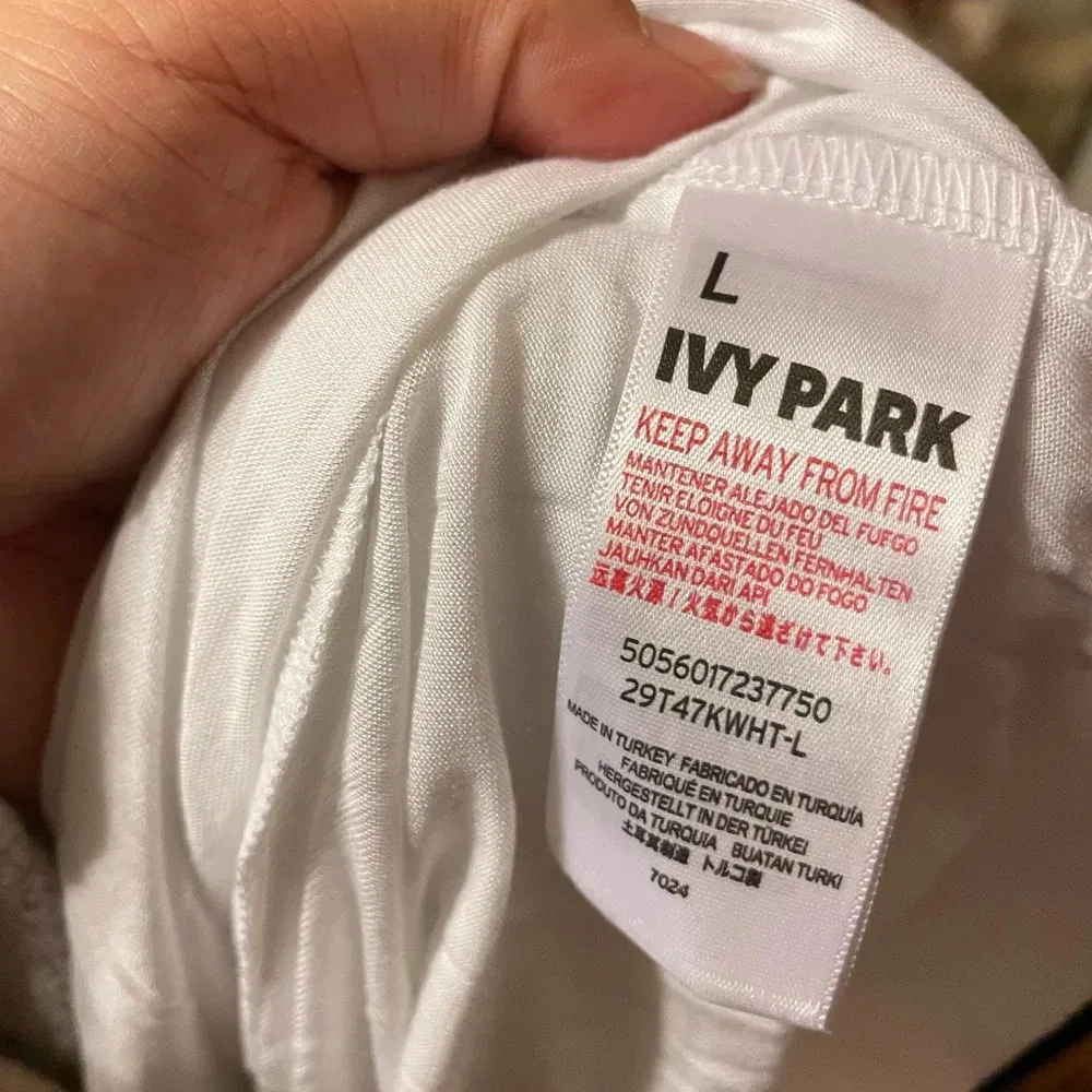 IVY PARK OVERSIZED MODAL LOGO TANK - Image 4
