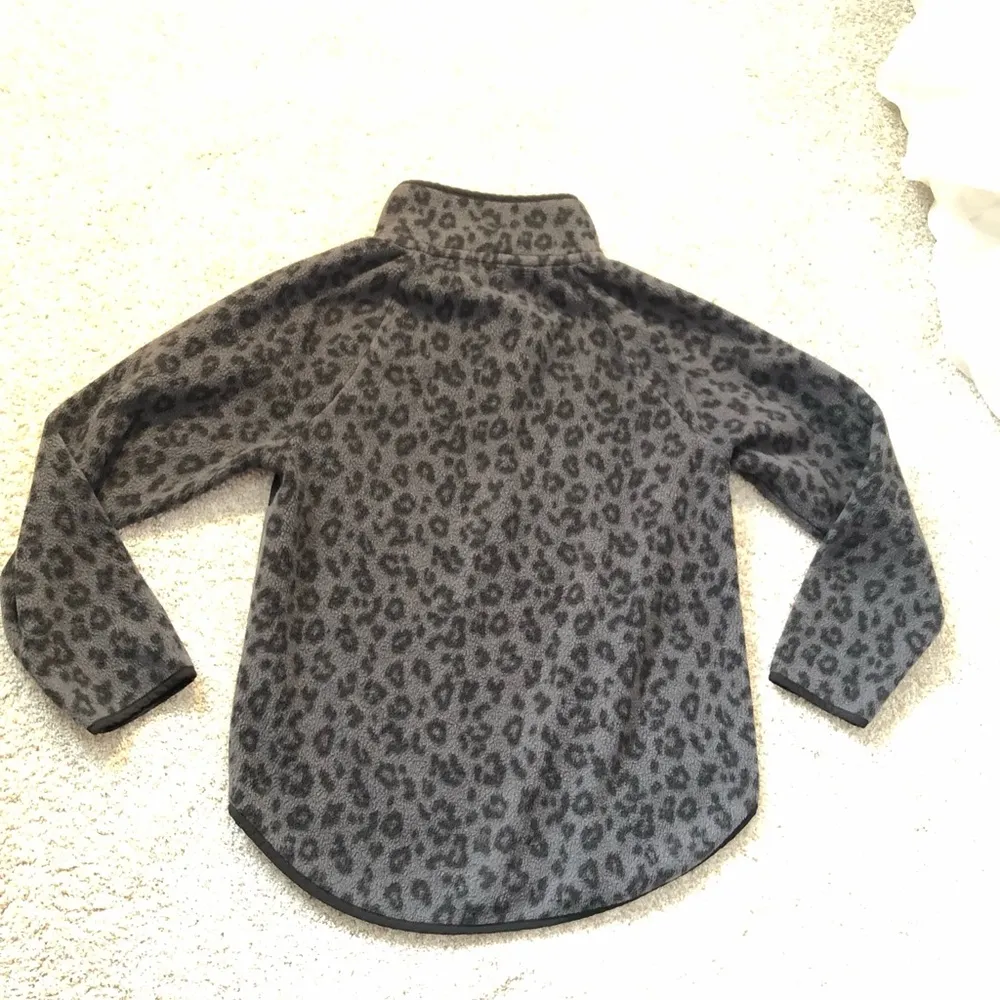 fleece leopard pattern jacket top, size small - Image 9