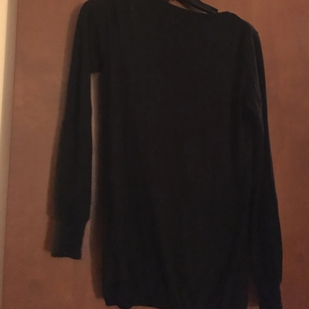 🇺🇸 BOGO Black top with silver sequins Size M - Image 6