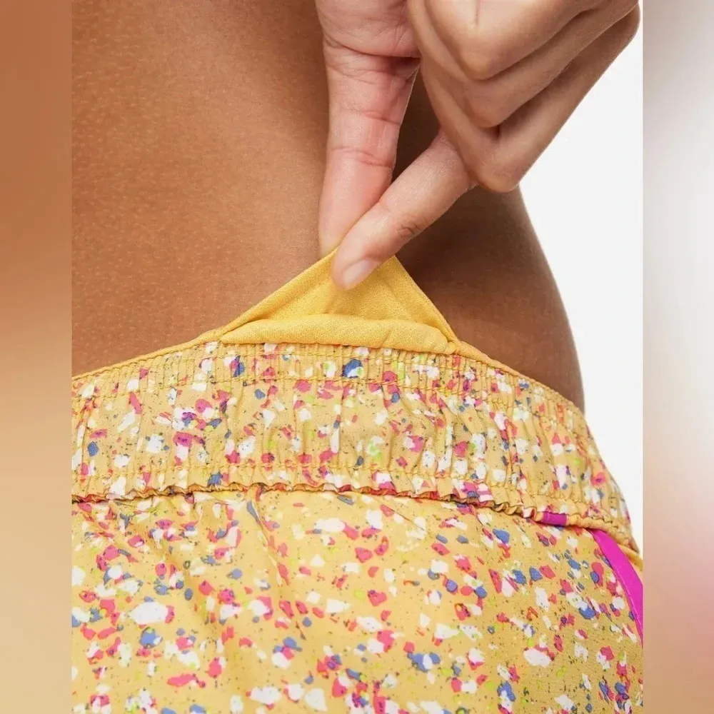 Nike Dri-Fit Icon Clash Tempo 3’’ Running Shorts in Yellow/Pink Speckled Size S - Image 4