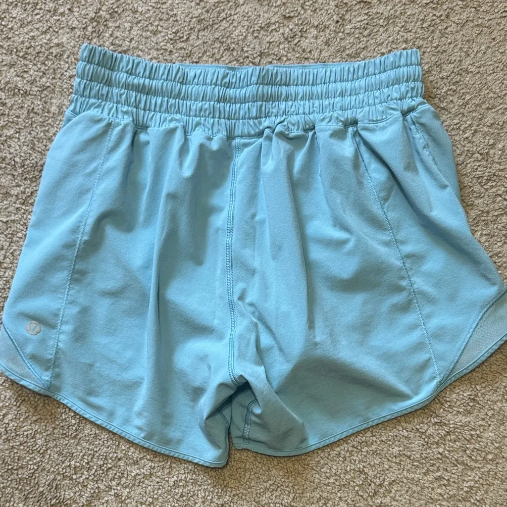 Lululemon Hotty Hot HR 4” Sz6 Blue Chill - Image 2
