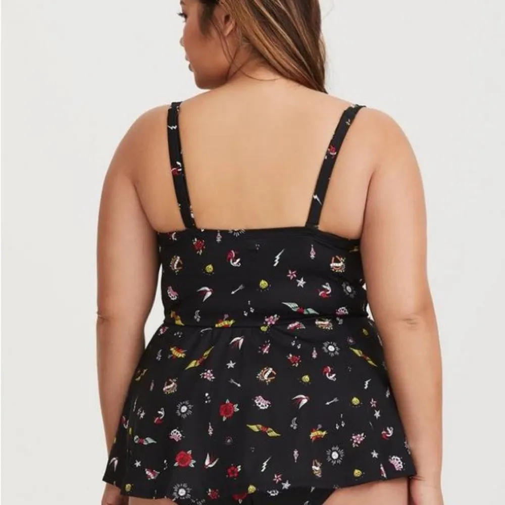 Torrid Underwire Push Up Peplum One Piece Swimsuit Size 1 1X Black Tattoo Dagger - Image 2