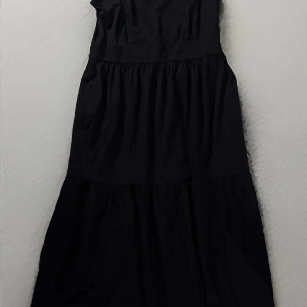 AnyBody Classic Casual Black Tiered Maxi Dress, Ruffled Short Sleeves, Pockets Size M - Image 2