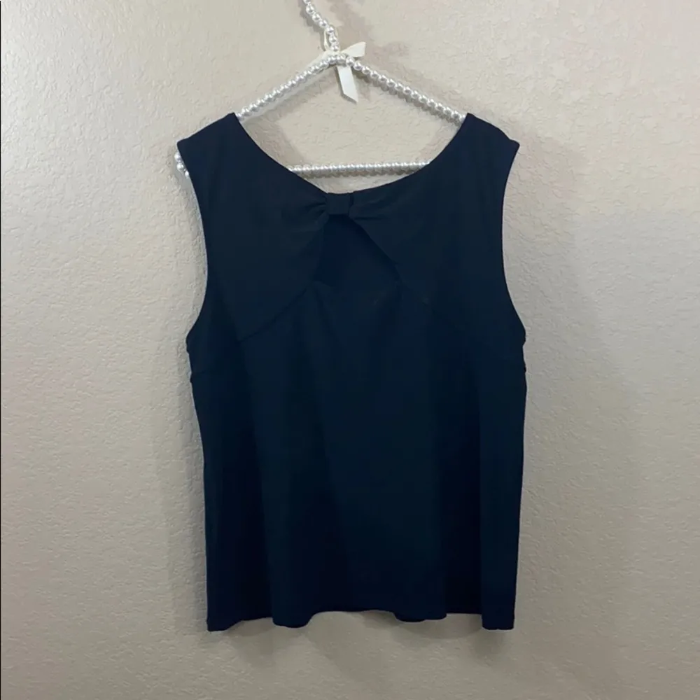 Cece Sleeveless Top with Twist Back- Size L - Image 5