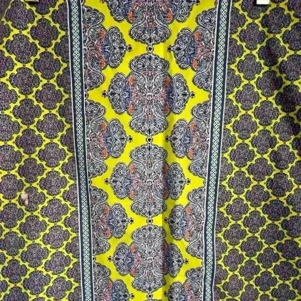 The Limited Women's Size 14 Medallion Pencil Skirt Knee Length yellow/Blue - Image 3