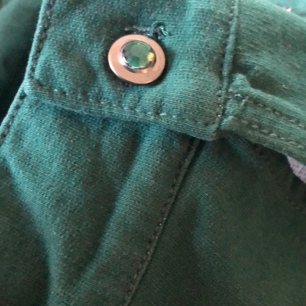 Dream Jeanne’s By Quacker Factory Studded Stretch Jean Jacket Sz L Dk Green - Image 7