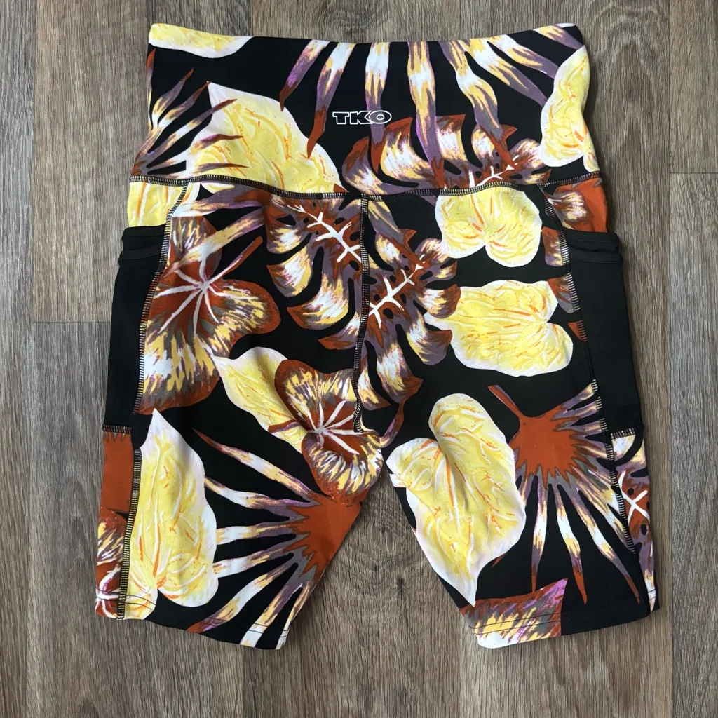 TKO Tropical Leaf Print Bike Shorts – High Rise Stretch Activewear – Women’s Med - Image 2
