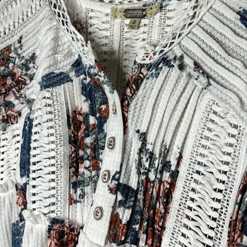 Gimmicks Floral Top - Image 4