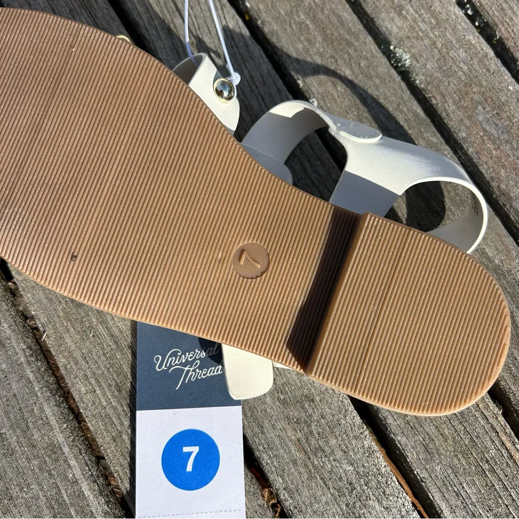 Nwt Women's Winnie Studded Fisherman Sandals - Universal Thread Off size 7 new - Image 6