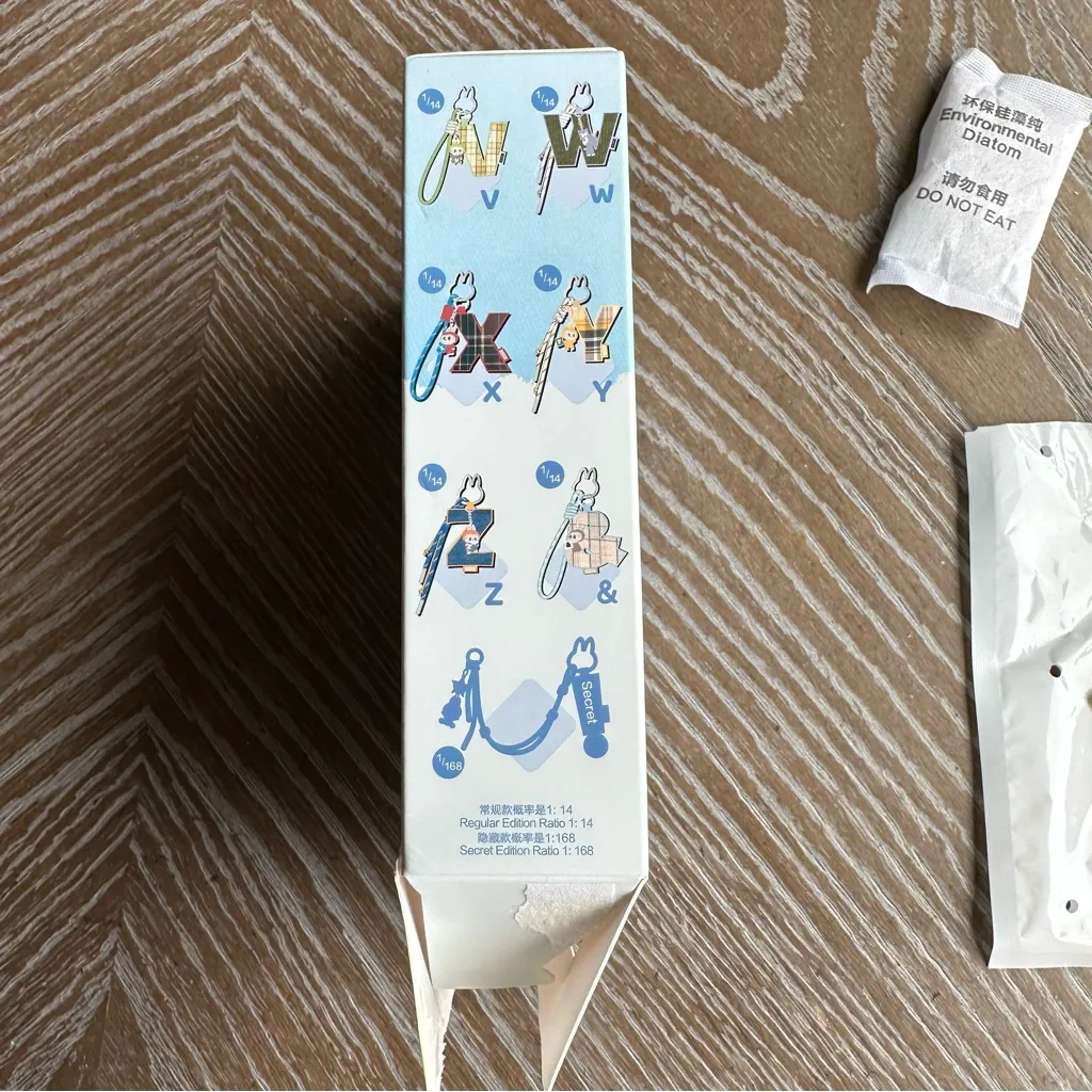 Pop Mart Pin For Love Confirmed Letter Y Charm Gray - Image 9