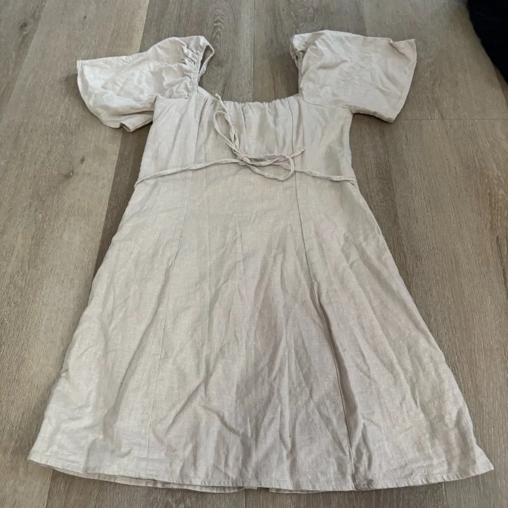 Abercrombie and Fitch Cream Button-Down Dress - Image 7