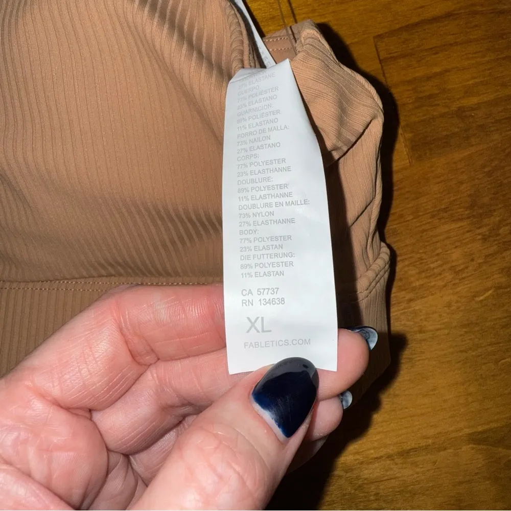 NWT Fabletics Oasis Twist Rib Sports Bra Tan Size XL - Image 4