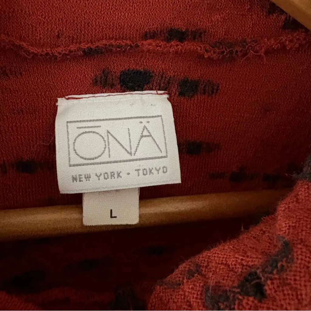 ONA New York Tokyo 100% Wool Textured Mock Neck Sweater Red Black Art Knit L Size L - Image 4