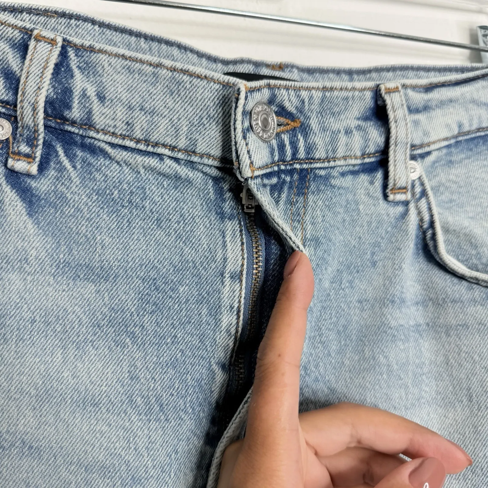 7 For All Mankind Logan Frost Stovepipe‎ Jean High Rise Size 32 - Image 7