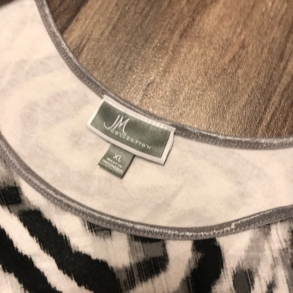 Black. / White Striped Tee - Image 3