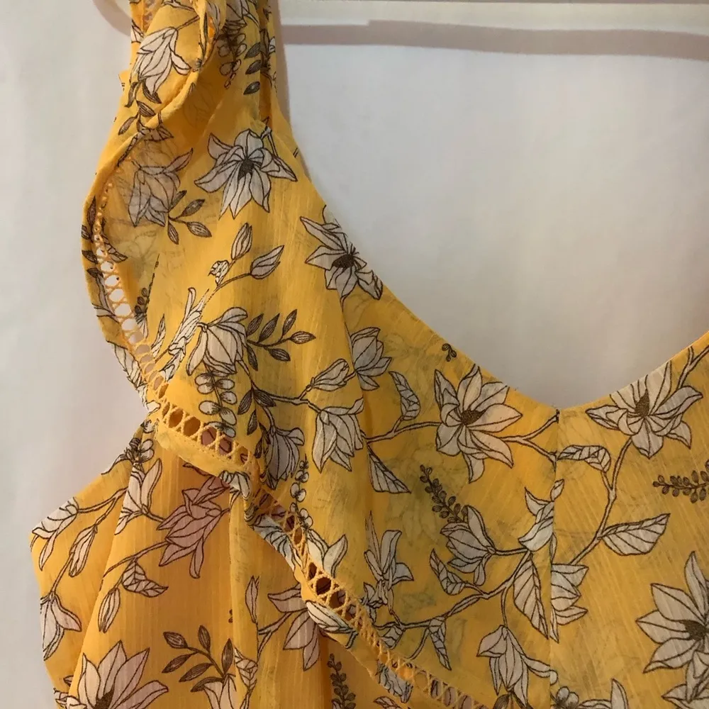 CITY CHIC Amber Floral Playsuit / Romper  Size 20 - Image 9