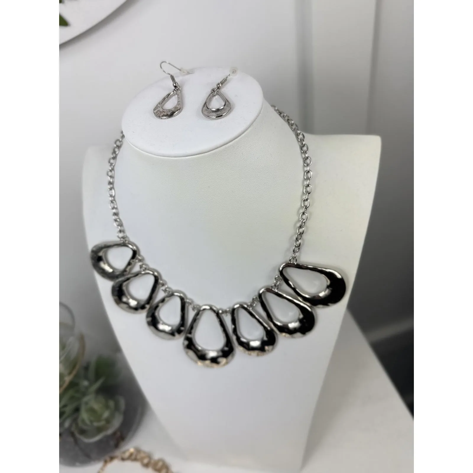 Beautiful Two Sets Jewelry Lot Silver - Image 2