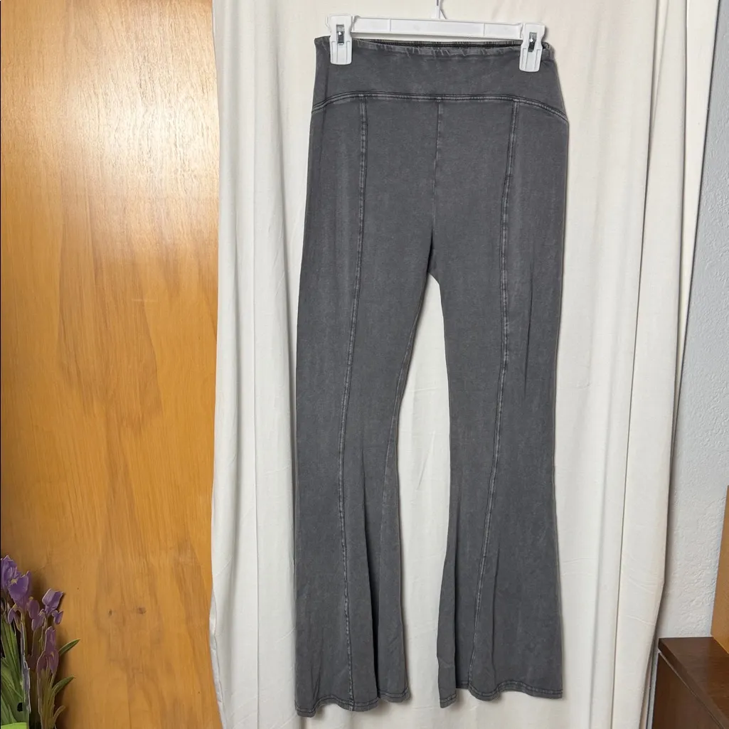 Out From Under x Urban Outfitters Aria Flare Lounge Pants Size Medium - Image 3