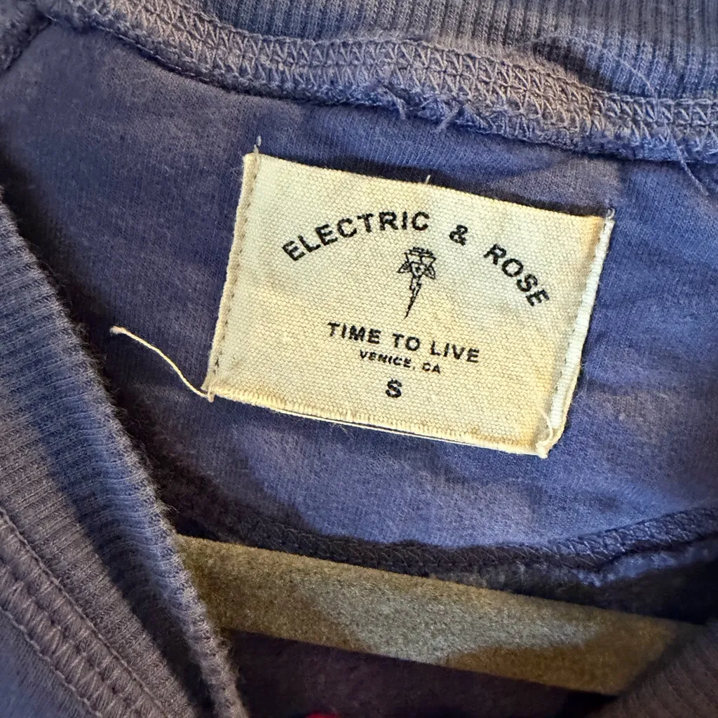 Electric & Rose tie dye sweatshirt! Size Small! Purple - Image 4