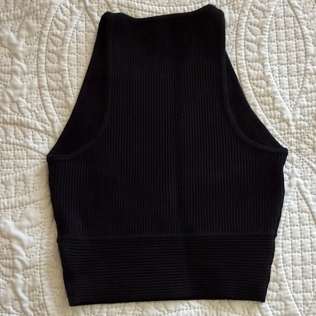 House of Harlow 1960 Black Ribbed Crop Top - Image 3