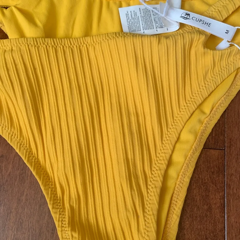 Cupshe  | textured high leg bikini bottom - Image 5