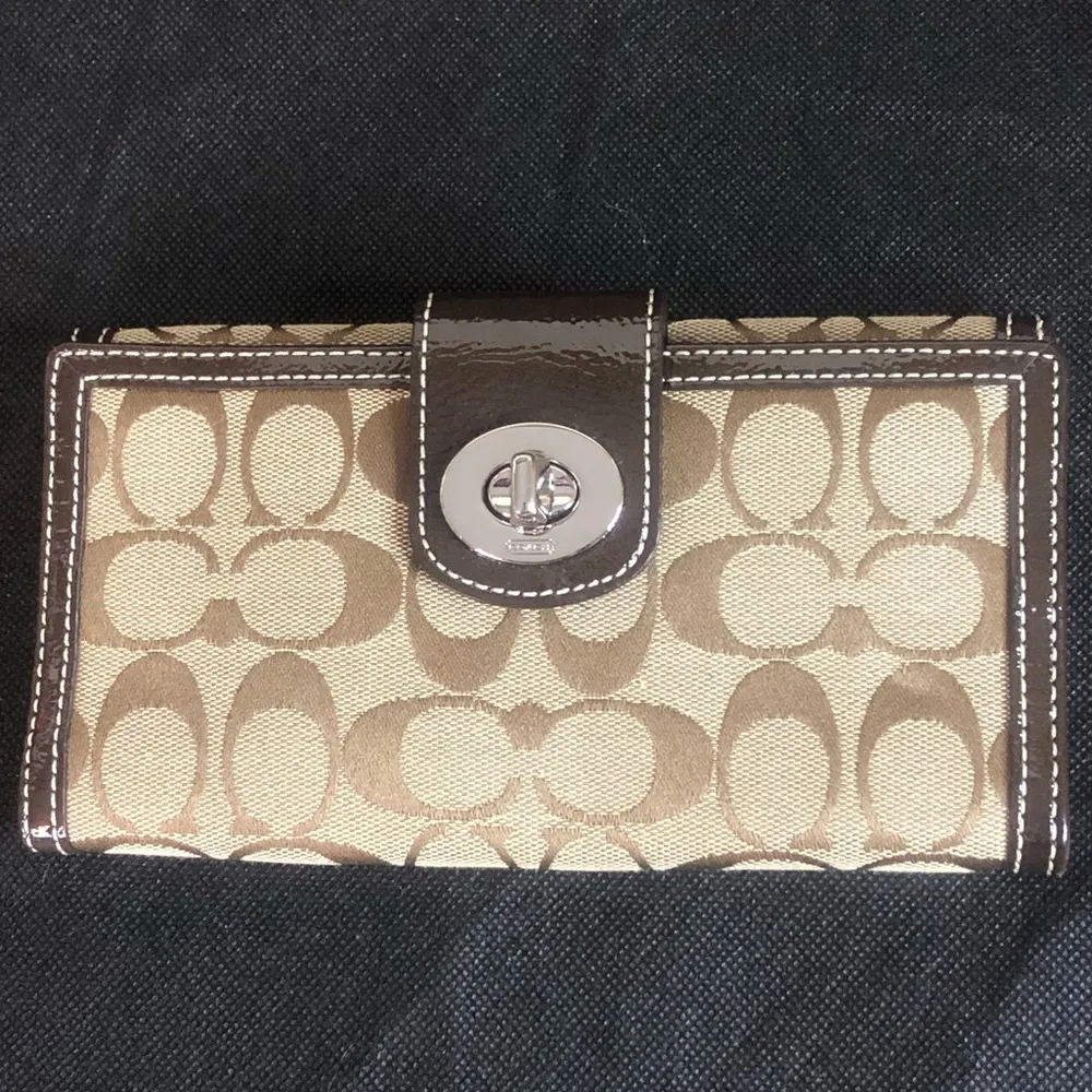 COACH Brown Monogram Silver Twist Lock Bifold Wallet with Contrasting Stitch - Image 5